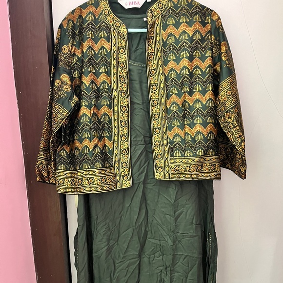 Biba Other - Biba dark green kurta with crop jacket !